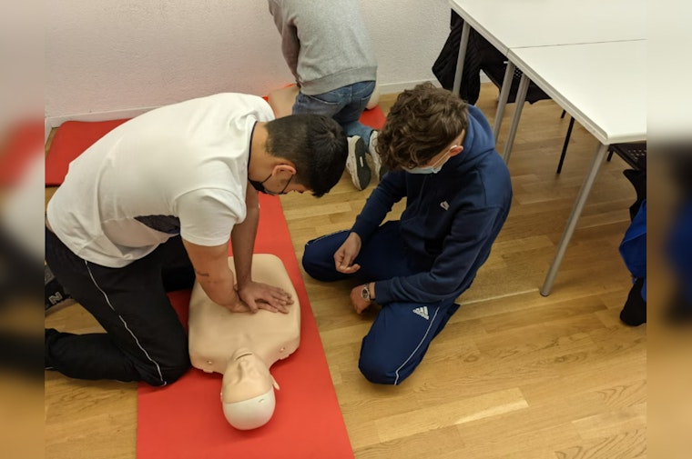 Peoria Offers CPR and First Aid Training to Empower Residents as Lifesavers