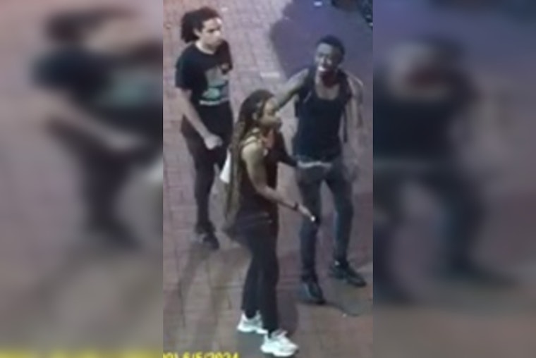 Police Seek Public's Help to Identify Suspects in Northwest Washington D.C. Robbery