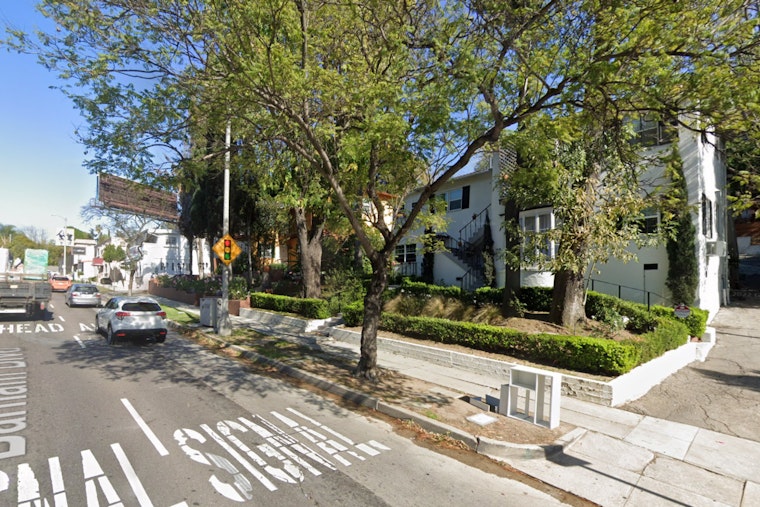 Quick Knockdown by LAFD Contained North Barham Blvd Fire in Hollywood Hills, No Injuries Reported