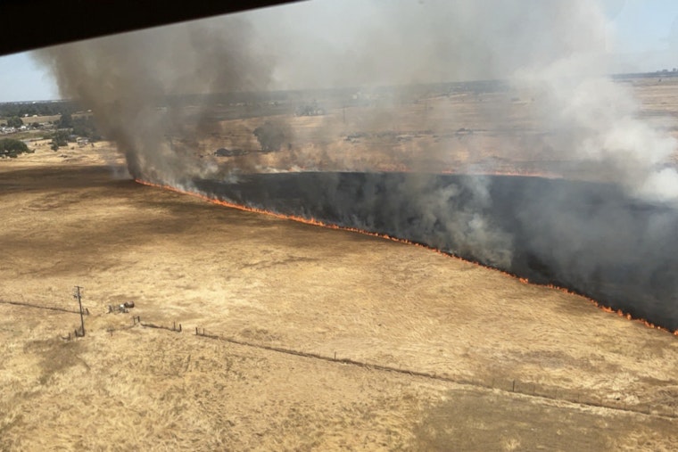 Sacramento Firefighters Battle 60-Acre Blaze Threatening Structures Near Rio Linda