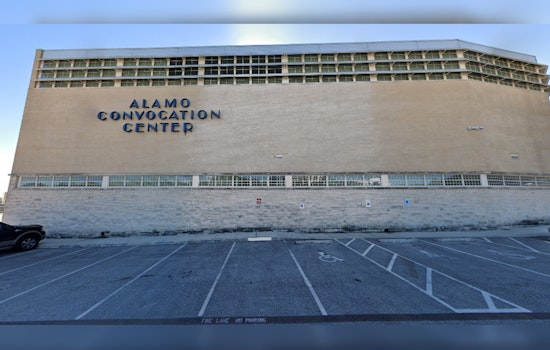 SAISD Shifts Graduation Ceremonies Indoors at Alamo Convocation Center Amid San Antonio Heatwave