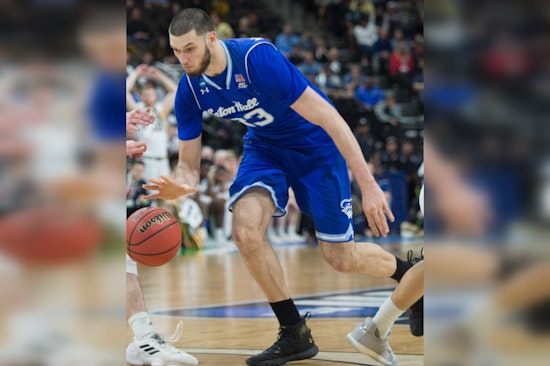San Antonio Spurs Extend Qualifying Offers to Mamukelashvili and Duke Jr., Eyeing Future Roster Stability
