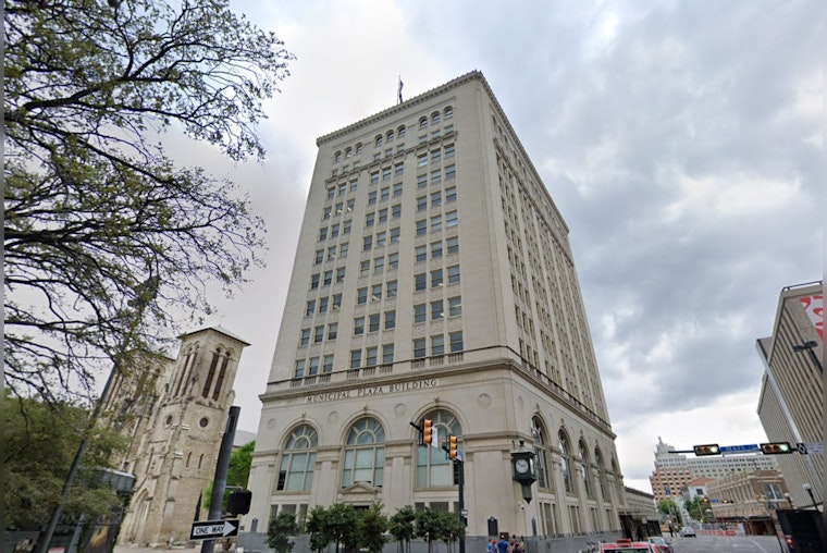 San Antonio's Latest Labor Talks with Firefighters Union Show Promise, but Wage Gaps Persist Amid Public Negotiation Process
