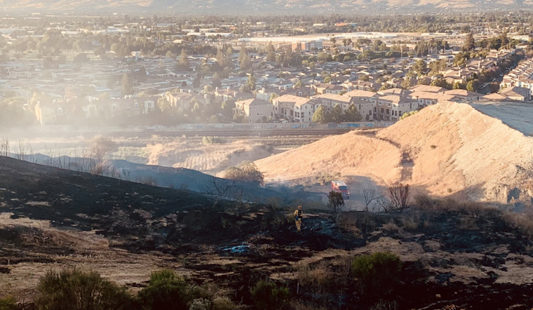 San José Firefighters Halt 30-Acre Vegetation Fire Near Communications Hill, Roads Reopen Post-Response