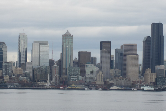 Seattle Braces for a Week of Gray Skies with Intermittent Showers and Gradual Warming Trend