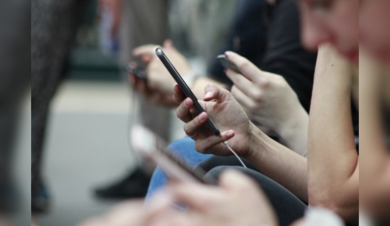 Seattle's Hamilton International Middle School to Mandate Locking Phones Away to Boost Academic Focus