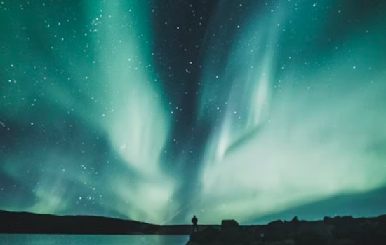 Skies to Dazzle with Northern Lights This Weekend, Glimmers Expected in New York and Idaho