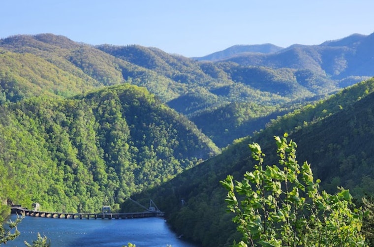 Tennessee National Guard Airlifts Hikers in Daring Rescues at Great Smoky Mountains National Park