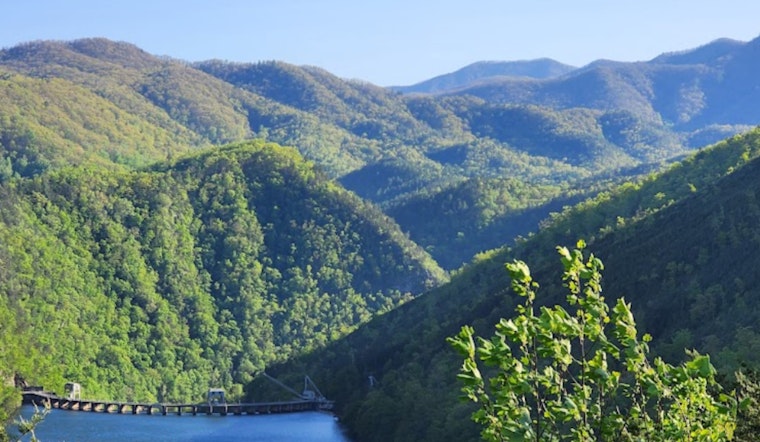 Tennessee National Guard Airlifts Hikers in Daring Rescues at Great Smoky Mountains National Park