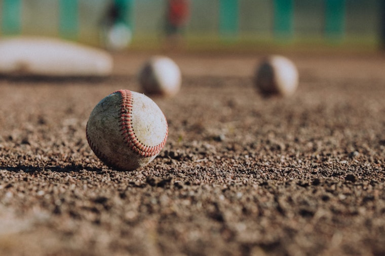 Tennessee Volunteers Secure Spot in College World Series with Record-Breaking Win