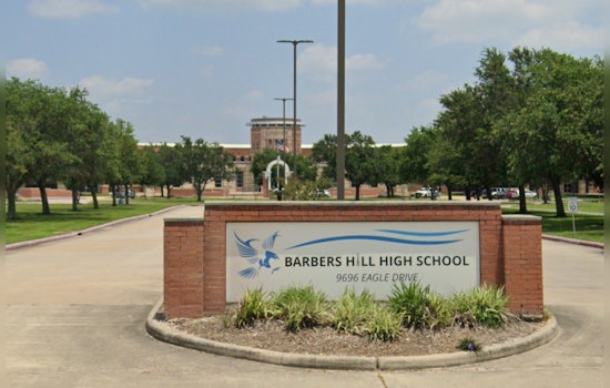 Texas Judge Sets Trial to Examine Race-Based Hair Discrimination at Barbers Hill High School Amid CROWN Act Debate