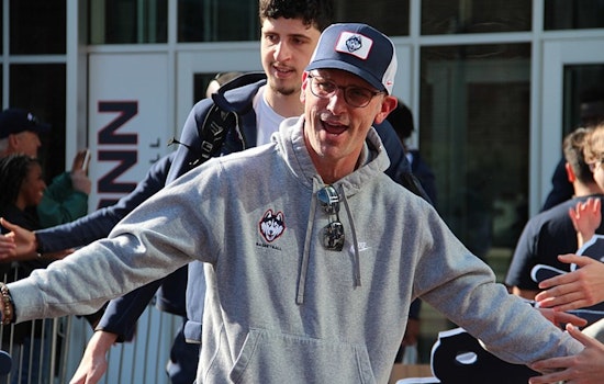 UConn's Dan Hurley Rejects Lucrative Los Angeles Lakers Coaching Offer to Pursue NCAA Glory