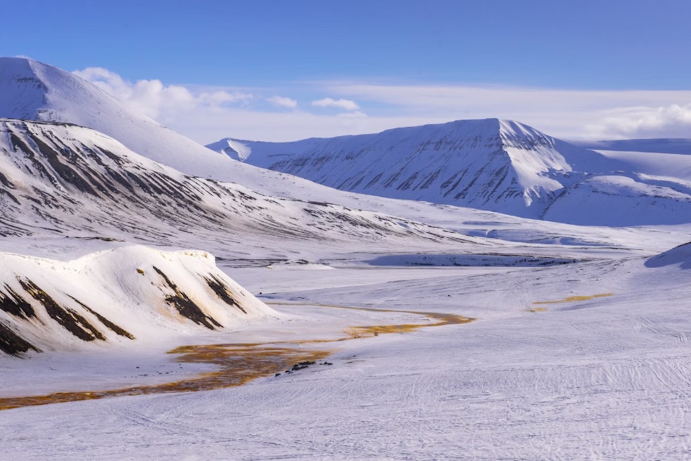 UMass Amherst Study Unveils Meteorological Culprit in Svalbard's Staggering Temperature Surge
