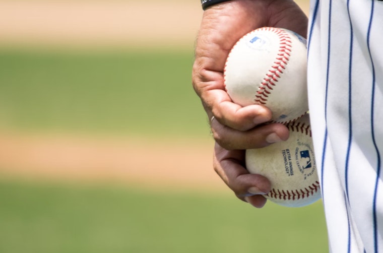 Weather Reshuffles College World Series Schedule in Omaha, Tennessee Eyes Historic Finals Berth