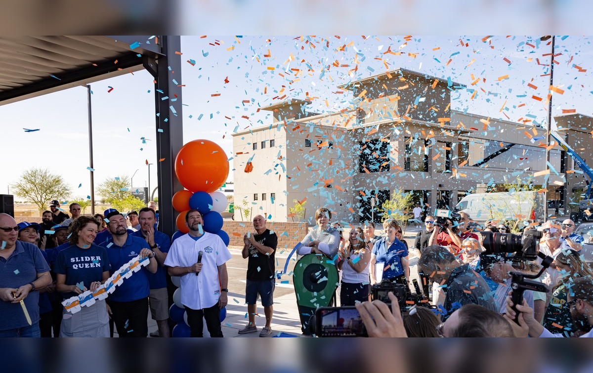 White Castle Unveils Third Arizona Location in Goodyear Amid Fanfare