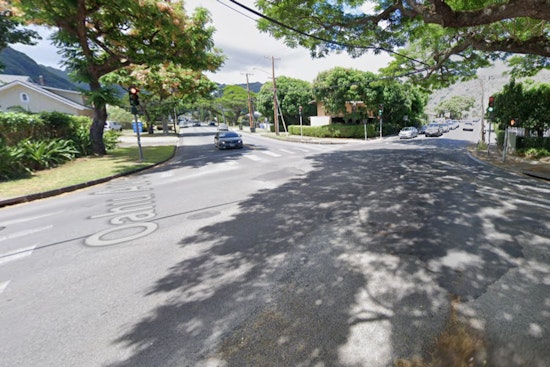 74-Year-Old Man Dies After Traffic Collision in Manoa as Investigation into Possible Medical Condition Begins