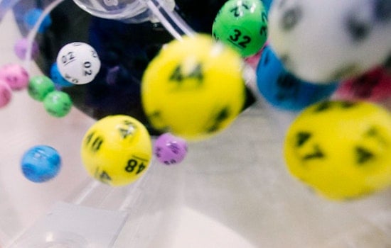 Arizona Lottery Enthusiasts Rejoice with $1.4 Million in Weekend Winnings, Powerball Jackpot Soars to $1 Billion