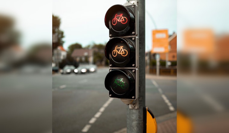 Austin Revamps I-35 and Fourth Street Crossing, New Traffic Signals Enhance Safety for Pedestrians and Cyclists