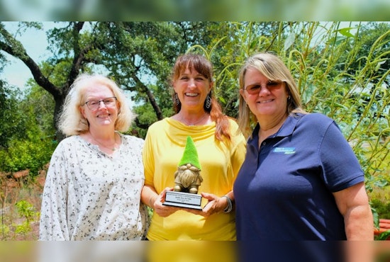 Austin's Joelle Don De’Ville Honored as 2024 FiG Award Champion for Garden Advocacy at Gorzycki Middle School