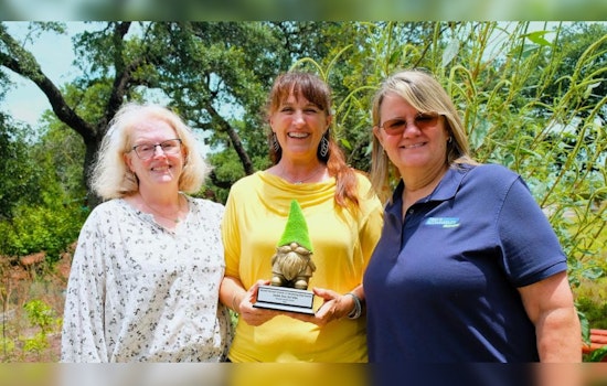 Austin's Joelle Don De’Ville Honored as 2024 FiG Award Champion for Garden Advocacy at Gorzycki Middle School