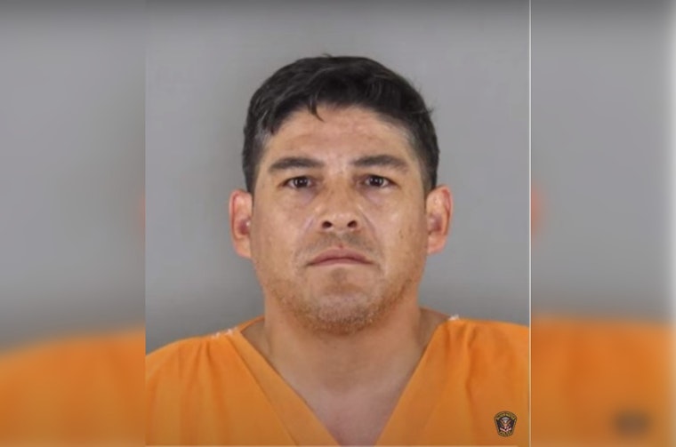 Bloomington Jewelry Store Heist Thwarted, Police Face Armed Resistance Amidst Bail Reform Debates