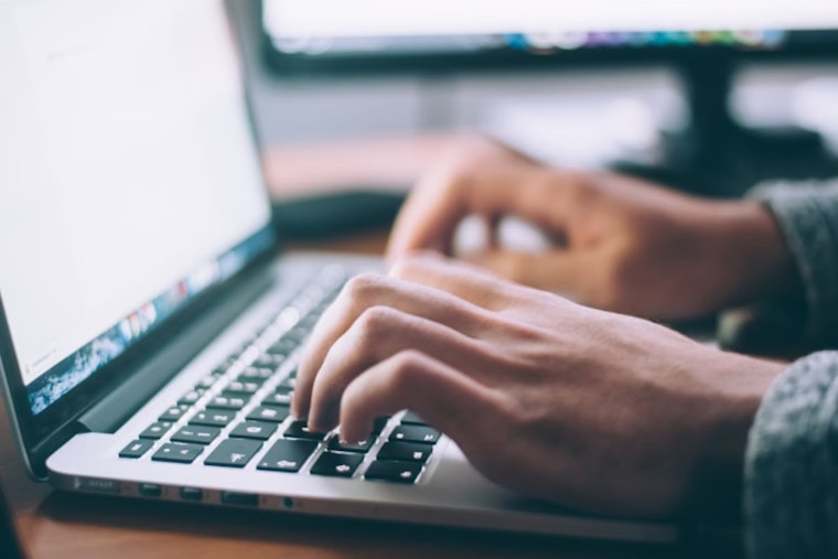 Chicago Chief Wealth Officer Admits to $2.45 Million Investor Fraud Scheme