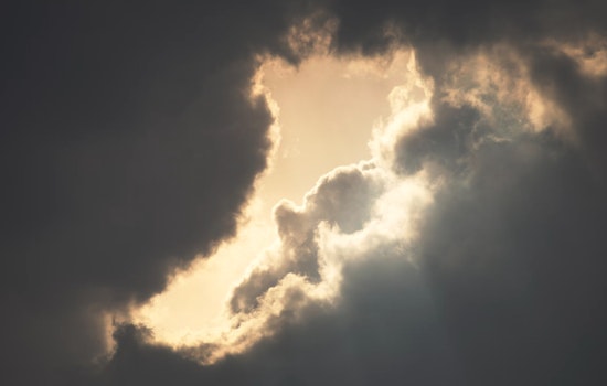 Detroit Braces for Week of Sunshine and Thunderstorms, NWS Advises Keeping Umbrellas Nearby