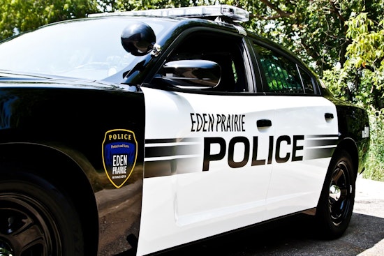 Driver Evades Capture in High-Speed Chase Ending Near Eden Prairie, Police Hunt Continues