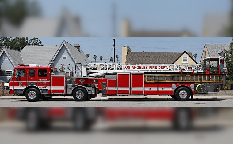 Firefighters Quickly Extinguish Brush Fire Near 405 Freeway in Bel-Air, No Injuries Reported