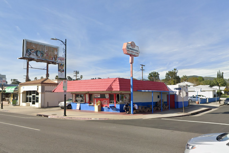 Goldburger Set to Charm Granada Hills with Nostalgic Burger Stand Experience