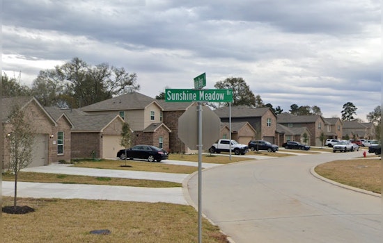 Houston Community on High Alert as Authorities Search for Suspect in Stabbing Death of 62-Year-Old Woman