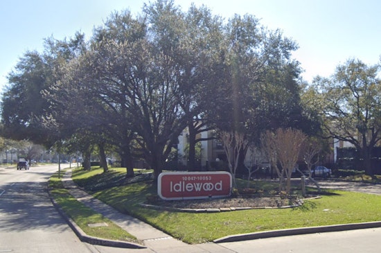 Houston Police Hunt for Suspect in Fatal Shooting of Woman at Idlewood Apartments