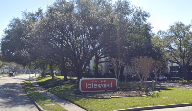 Houston Police Hunt for Suspect in Fatal Shooting of Woman at Idlewood Apartments
