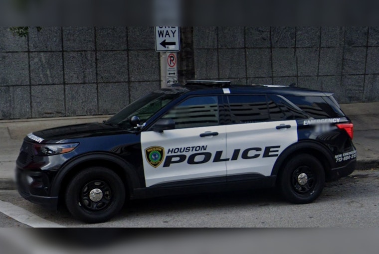 Houston Police Investigate Fatal Hit-and-Run on East Freeway, Appeal for Public's Help to Find Suspect