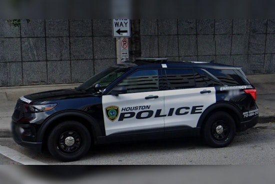 Houston Police Investigate Fatal Hit-and-Run on East Freeway, Appeal for Public's Help to Find Suspect