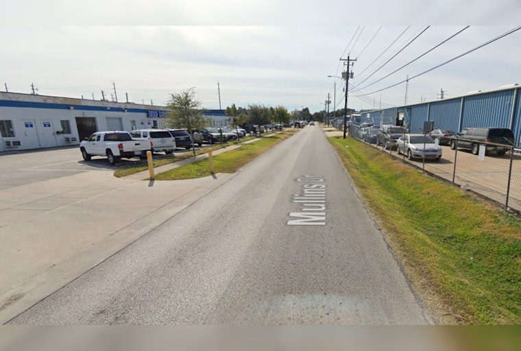 Houston Police Investigate Fatal Motorcycle Collision on Mullins Drive