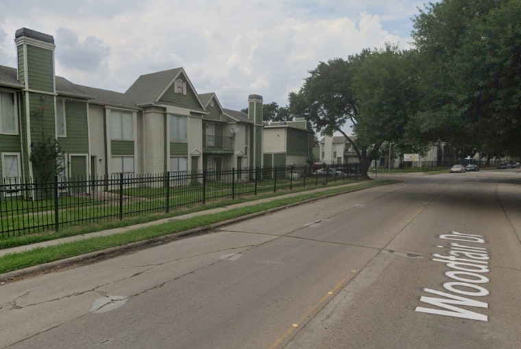 Houston Police Investigate Fatal Shooting of Unidentified Man on Woodfair Drive