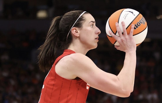 Indiana Fever’s Caitlin Clark Delights Fan with Surprise Photobomb Featuring Jake from State Farm in Phoenix