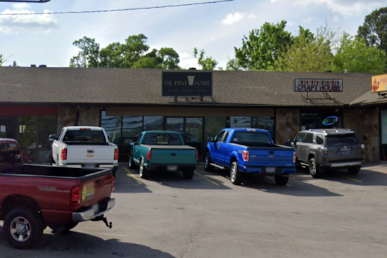 Knoxville Community Shaken: Two Dead, One Wounded in Early Morning Shooting Outside The Pint House