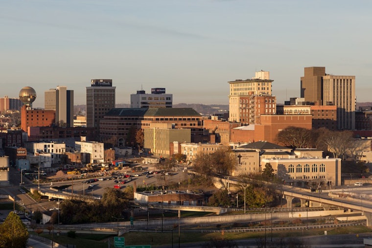 Knoxville Warned of Soaring Heat as Temperatures Set to Top 100 Degrees Amidst Tennessee Valley's Swelter