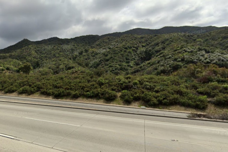 LAFD Achieves 90% Containment of La Tuna Fire Near Sunland as Brush Fire Halts Freeway Traffic