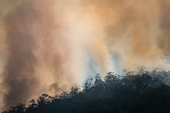 LAFD Joins Ventura County Firefighters to Battle Brush Fire in Bell Canyon, Structures at Risk
