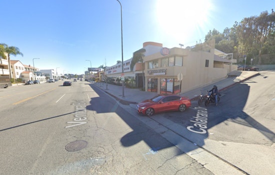 LAFD Tackles Commercial Building Blaze in Woodland Hills