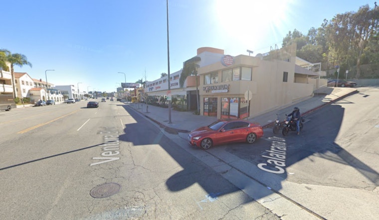 LAFD Tackles Commercial Building Blaze in Woodland Hills
