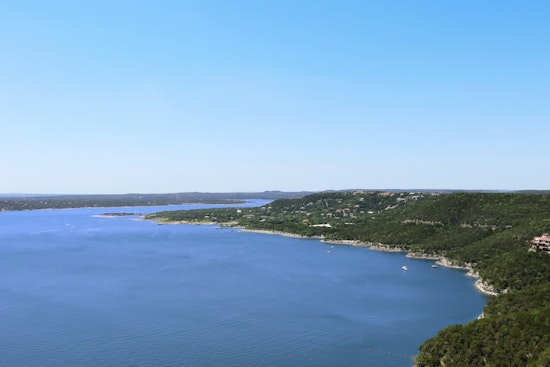 Lake Travis Authorities Issue Alert Following Dog Death, Possible Toxic Algae Cause Under Investigation