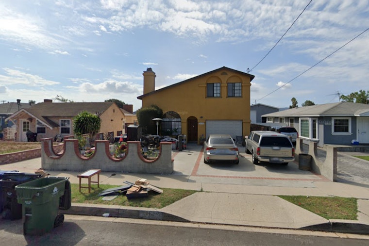 Los Angeles Firefighters Achieve Swift Knockdown of Residential Blaze in Harbor Gateway
