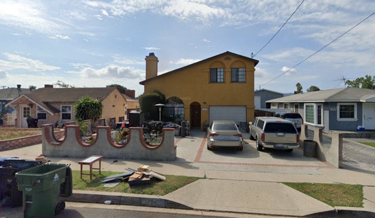 Los Angeles Firefighters Achieve Swift Knockdown of Residential Blaze in Harbor Gateway