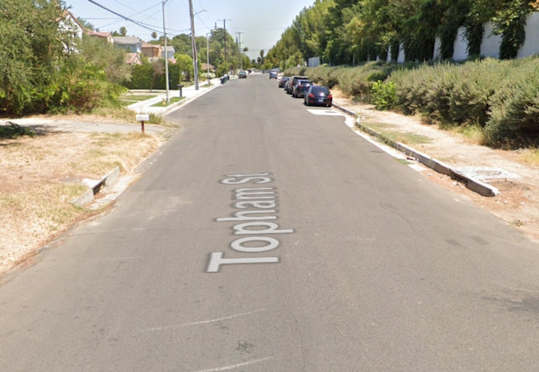 Los Angeles Firefighters Douse Tarzana Home Blaze in Just 19 Minutes