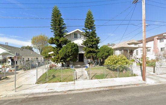 Los Angeles Firefighters Rapidly Extinguish Attic Blaze in Westlake's Historic Craftsman Home