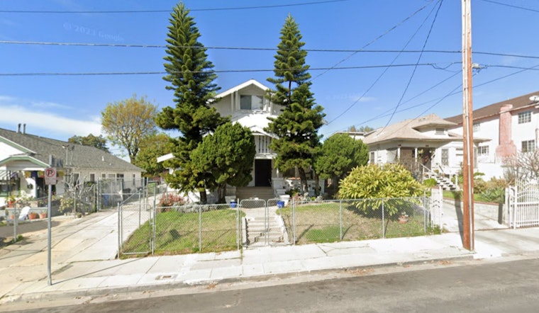 Los Angeles Firefighters Rapidly Extinguish Attic Blaze in Westlake's Historic Craftsman Home